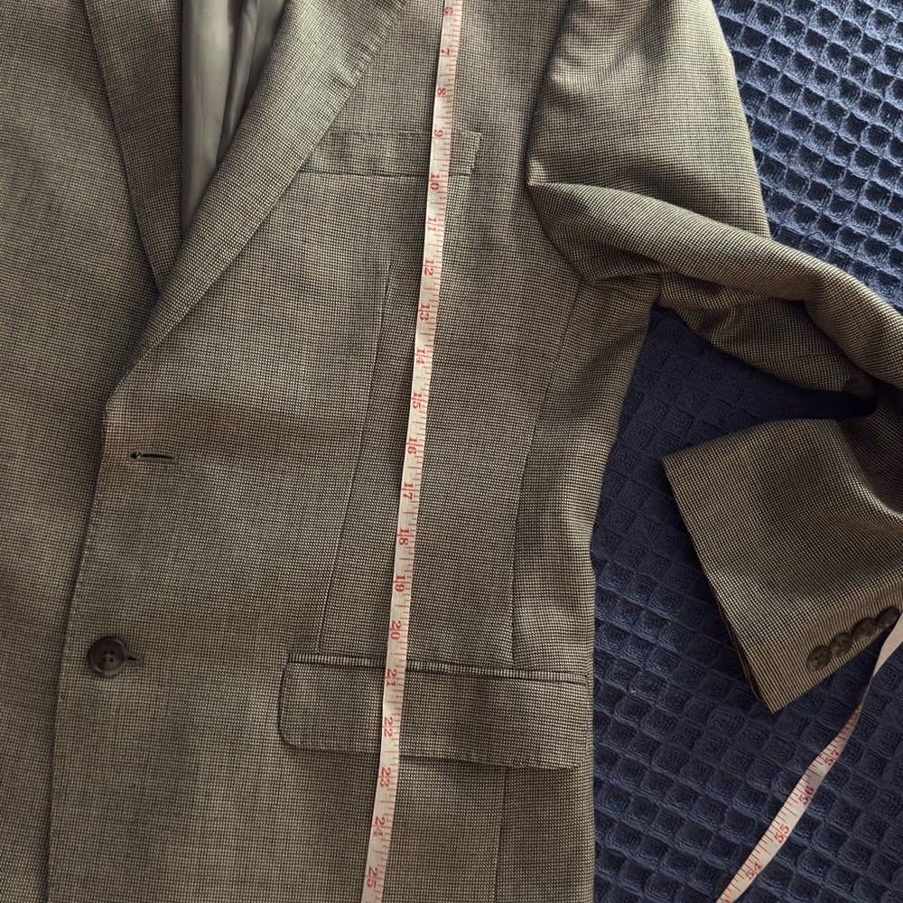 Calvin Klein Silk-Wool Blazer (Women’s Styled / Menswear Fit 38R)– Size 10 - Picture 13 of 14